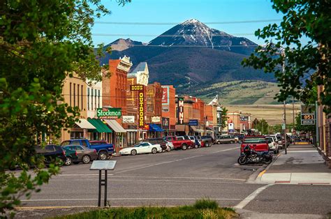 11 Most Scenic Montana Towns