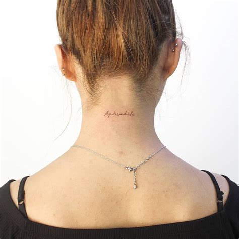 25 Back Of The Neck Tattoos That Act As Jewelry