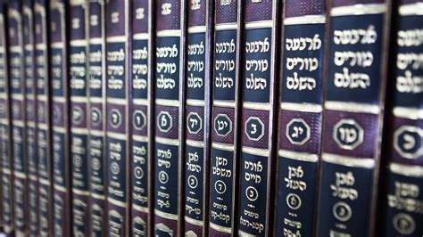 46 500 Jewish Holy Books Stock Photos Pictures Royalty Free Images Istock