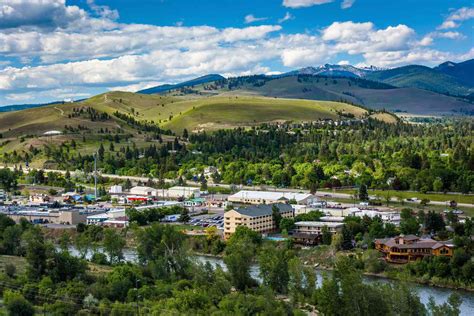 8 Best Places To Live In Montana According To Real Estate Experts