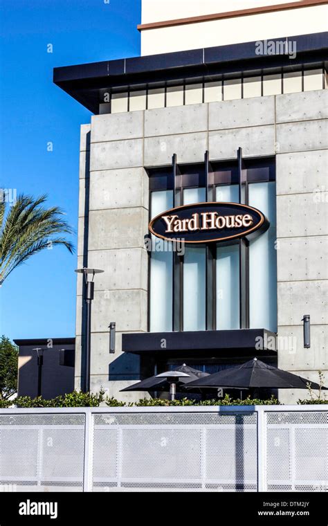 A Yard House Restaurant In Oxnard California Stock Photo Alamy A Yard House Restaurant In Oxnard California Stock Photo Alamy