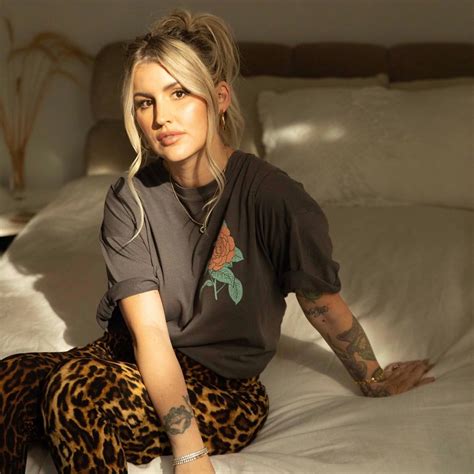 Annie Elise 10 To Life S Amazon Page