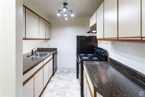 Castle Way Apartments 5955 Weiss St Saginaw Mi 48603 Apartments Com Castle Way Apartments 5955 Weiss St Saginaw Mi 48603 Apartments Com