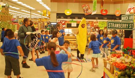 Commissary Opens Doors To Kids For Produce Fun March Air Reserve Base Article Display