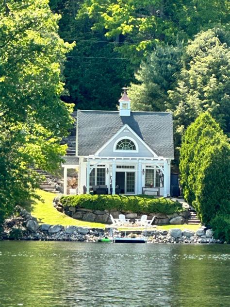Cottage On The Lake