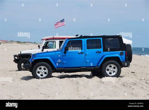 Dewey Beach Delaware U S A September 3 2022 A Bright Blue Jeep Dewey Beach Delaware U S A September 3 2022 A Bright Blue Jeep