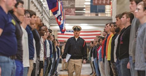 Facing Dire Recruiting Realities Navy Raises Max Enlistment Age To 41 Facing Dire Recruiting Realities Navy Raises Max Enlistment Age To 41