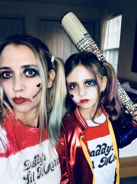 Harley Quinn Halloween Costume Learn How To Diy The Character Hollywood Life Harley Quinn Halloween Costume Learn How To Diy The Character Hollywood Life