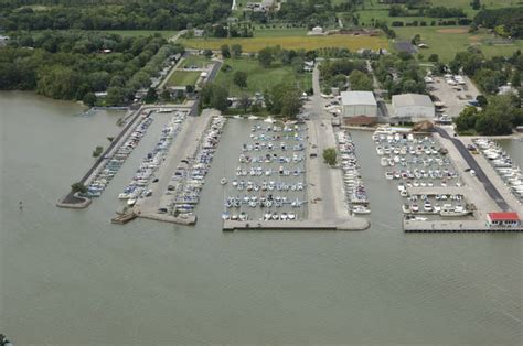 Herl Amp 39 S Harbor In Port Clinton Oh United States Marina Reviews Herl Amp 39 S Harbor In Port Clinton Oh United States Marina Reviews