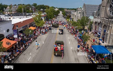 July 4 2023 Webster Groves Mo Usa Parade Down Lockwood Blvd In