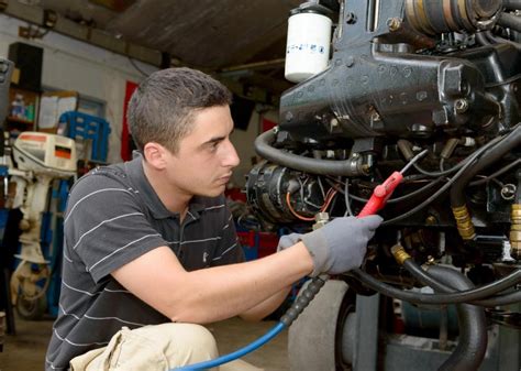Motorboat Mechanics Service Technicians At My Next Move Motorboat Mechanics Service Technicians At My Next Move