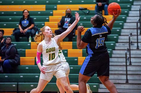 Photos Dow And Flint Carman Ainsworth Square Off In Girls Basketball