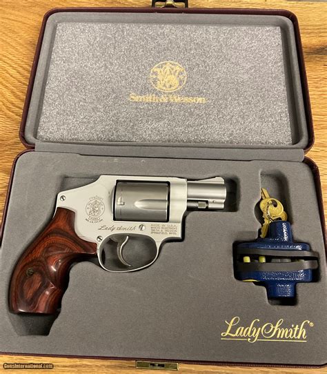 Smith Wesson Model 642 Lady Smith 38 Spl Revolver Features Smith Wesson Model 642 Lady Smith 38 Spl Revolver Features