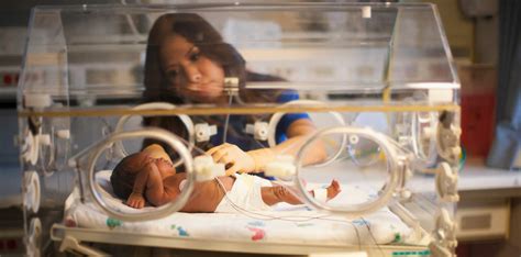What Is A Neonatal Nurse